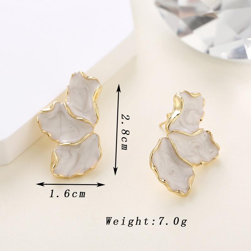 Three Petal Petals Drop Earrings for Women Red Green White Enamel Oil Leaves Dangle Earrings Trendy Tiny Curl Side Zircon