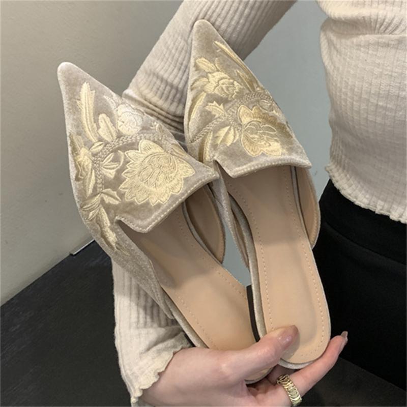 

Eilyken 2026 Spring Retro Design Embroidery Pointed Toe Women Slippers Low Heels Comfortable Mules Party Shoes 35 абрикосовый