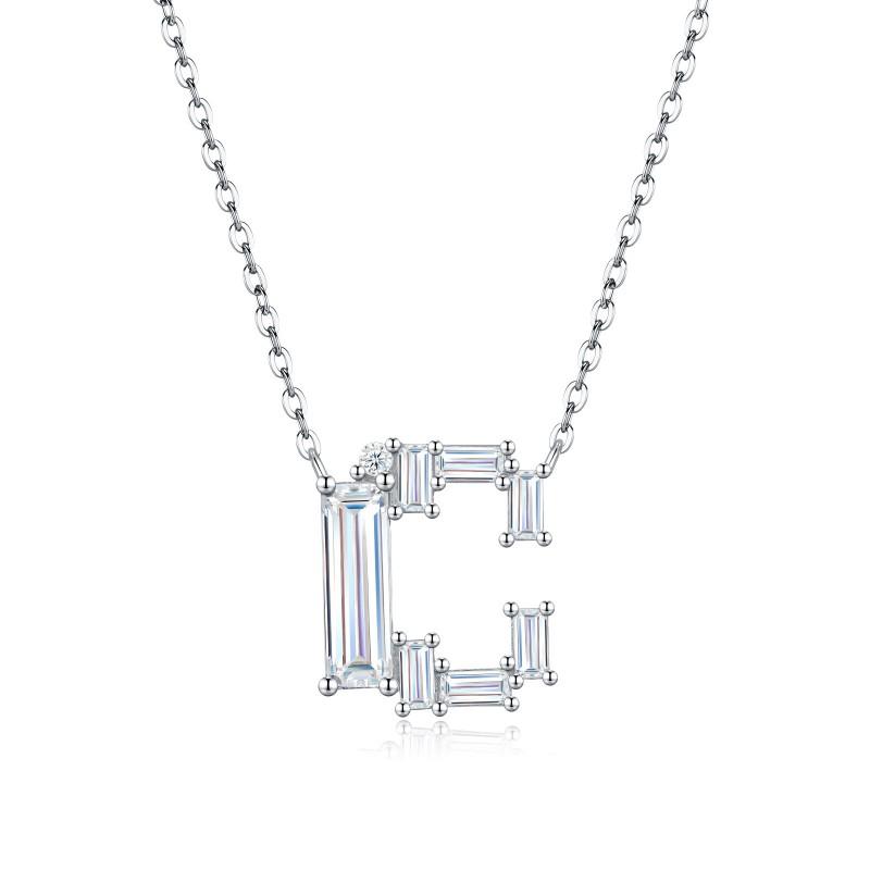 Fashion Luxury Letter Necklace Fade-resistant Moissanite Clavicle Chain Womens Daily Wear
