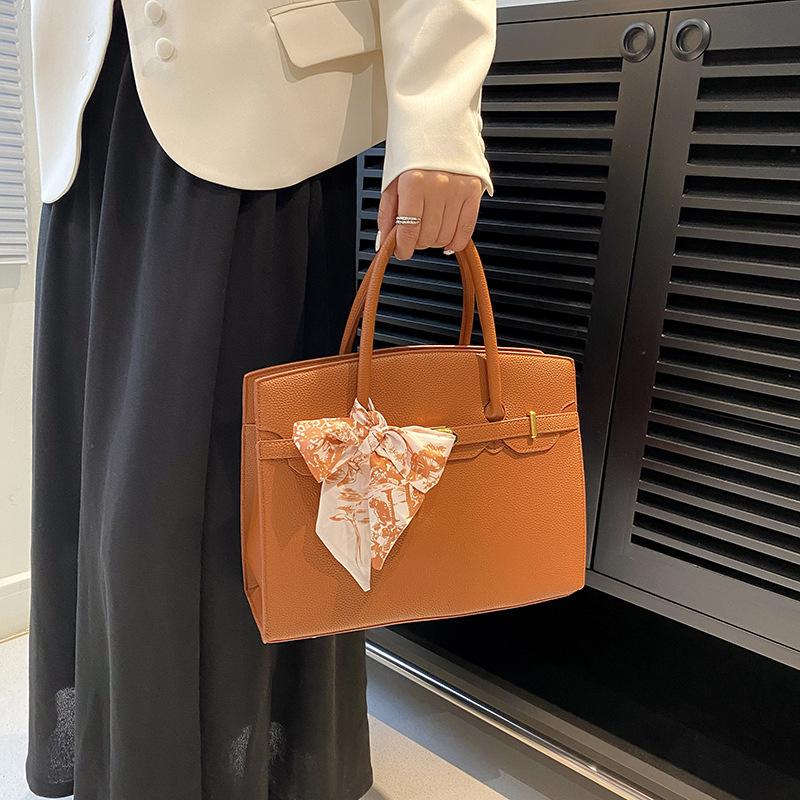 Bag Women's 2025 New Handbag Fashion Trendy Commuter Bag Large Capacity Silk Scarf Decoration Tote Bag Wholesale
