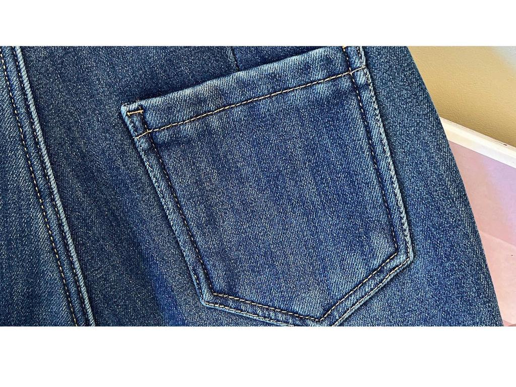 Stylish Rhinestone Embroidered Micro-Flare Jeans with Fleece Lining for Petite Women, 2026 Spring/Winter Collection.