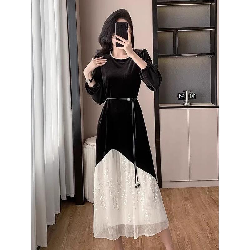 Langes Kleid aus Pailletten-Spitze und Samt im Hepburn-Stil für Herbst/Winter