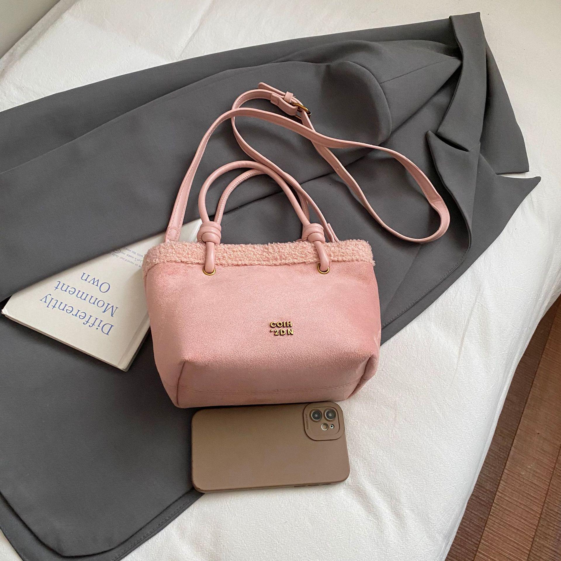 

2025 Women s Fashion Niche Handbags: Hot Autumn/Winter Bucket & Crossbody Bag