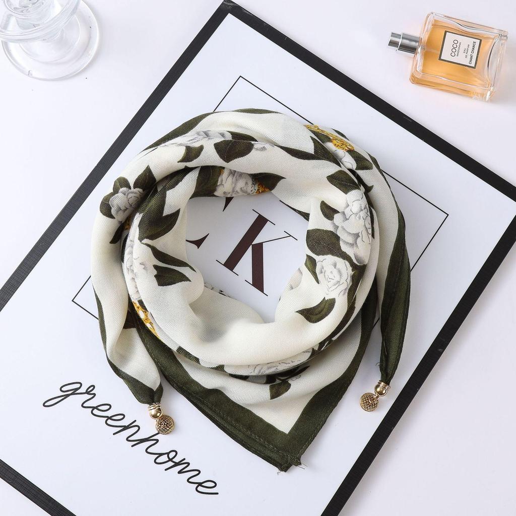 Herbst/Winter Seidenschal im Western-Stil mit koreanischem magnetischem Goldkugel-Akzent