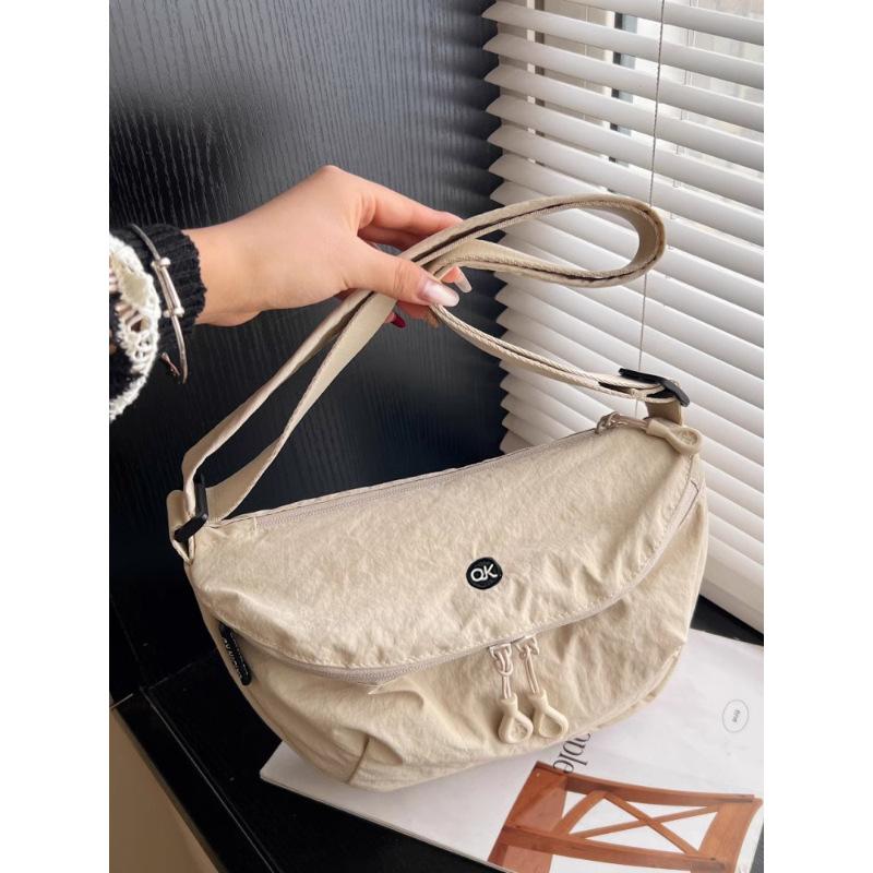 Japanese ultra-light waterproof messenger bag Oxford cloth unisex versatile single shoulder nylon lightweight practical saddle breast bag