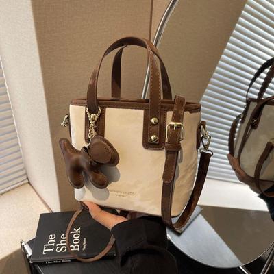 2024 Mode Dam Crossbody Hinkväska: Nischdesign, Mångsidig High-End Axelhandväska