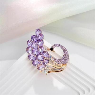 Luxus Klassische Lila Pfau Broschen Anstecknadeln Für Frauen Mädchen Elegant Tier Anstecker Schmuck Accessoires Geschenk