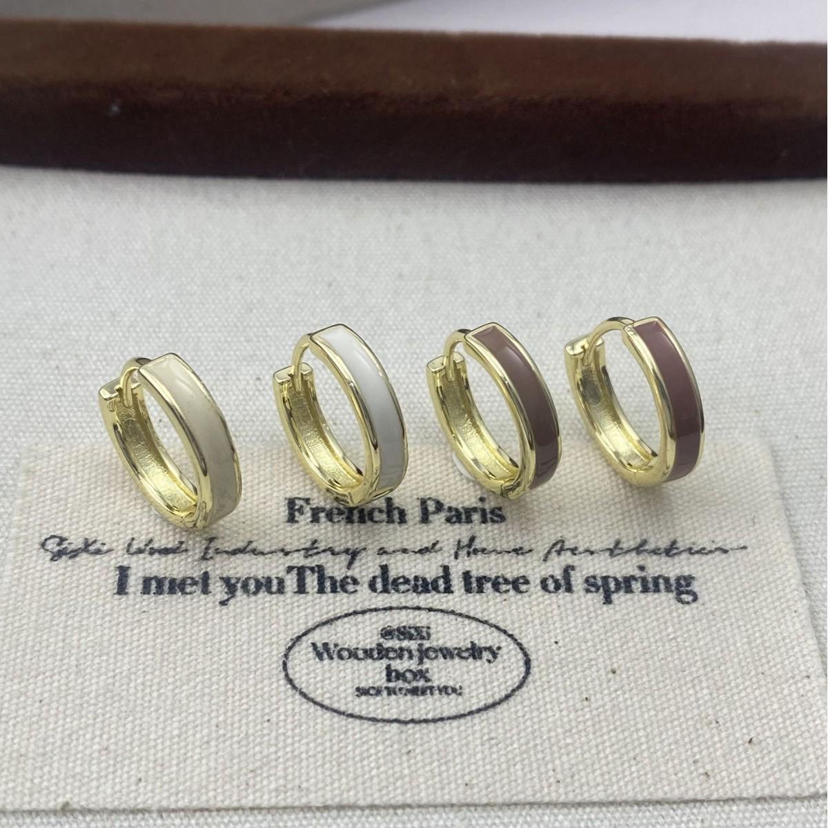 Elegant French White Coffee-Tone Round Earring Set - Four-Piece Small & Exquisite High-End Jewelry