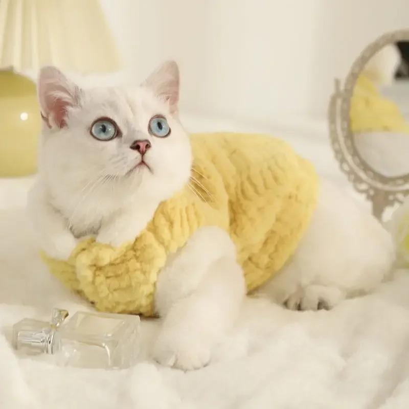 Katzenpullover Welpenmantel Verdickt Warm Haustierkleidung Winter Katzenoutfits Kätzchen Kleine Hunde Winterjacke Katzenkleidung Haustiere Zubehör (YELLOW,M(for 2.5-4kg))
