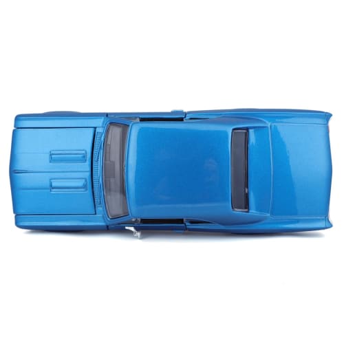 Maisto 1/24 scale diecast model of the 1966 Chevrolet Chevelle SS 396 in blue (product number 31960 BU)