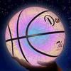 Pallone da Basket Riflettente Luminoso al Buio per Bambini e Adulti Gioco Notturno all'Aperto Taglia 5/6/7 Pallone Sportivo in PU Con Accessori