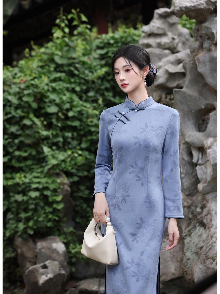 Autumn Pink Qipao: Modern Chinese Young Style, Long Sleeve Mid-Length Dress