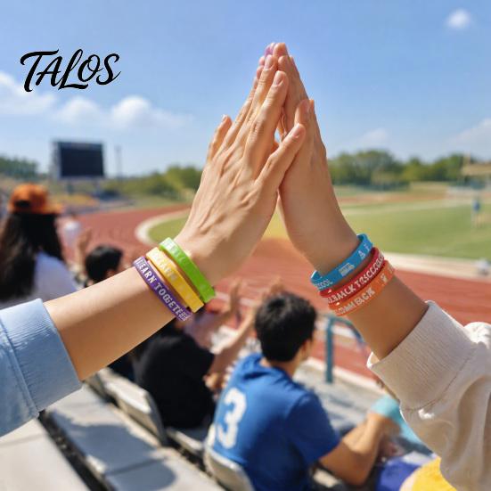 Back To School Gift for Teens 6 Pcs Welcome Bracelets, First Day of Colorful Theme Party Favors Silicone Wristbands Students, Prize Accessories,