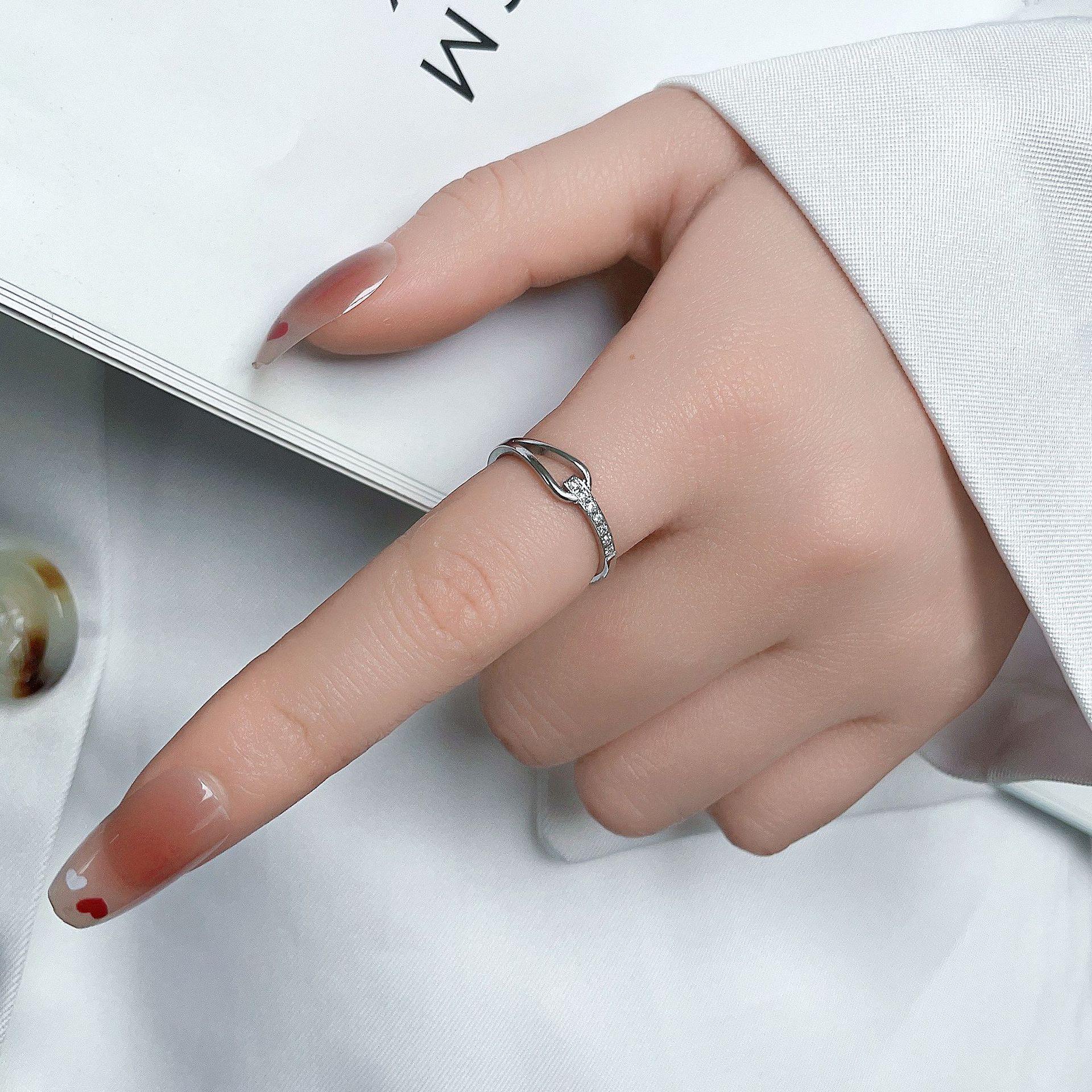 Elegant Luxury Hollow Teardrop Seven Diamond Titanium Steel Women s Ring – High-End Design with Inlaid Diamonds Size 7