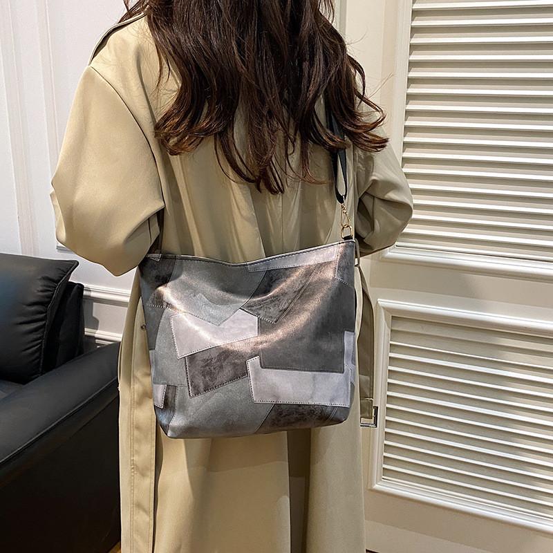 2024 New Stylish Soft Shoulder Tote Bag With Spacious Design For Everyday Use