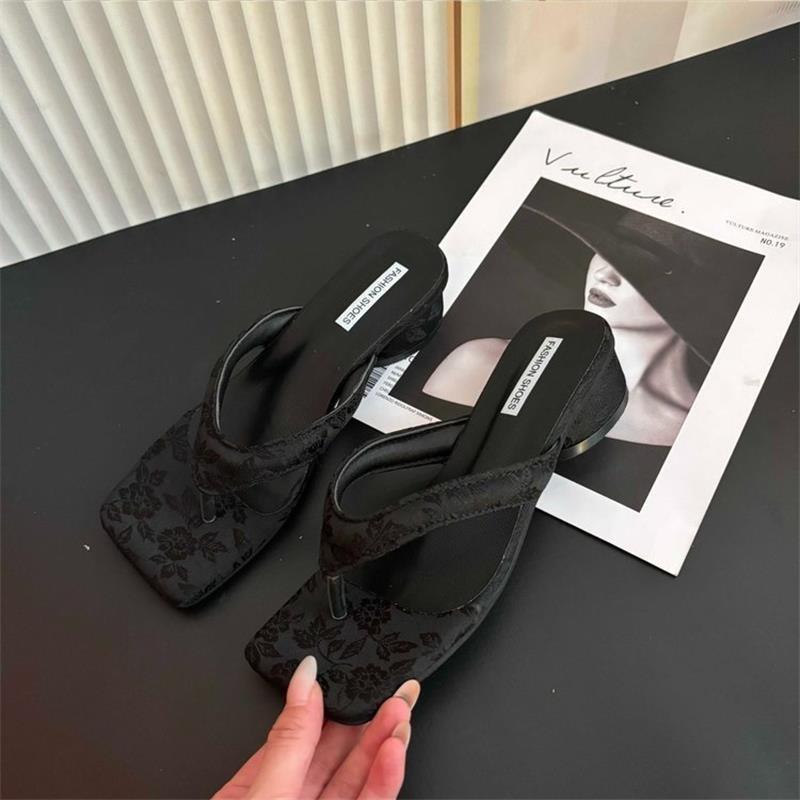 Shoes Slippers Women Summer Heeled Mules Pantofle Luxury Slides Rubber Flip Flops Low High 2025 Designer Hawaiian Rome Pumps Fab