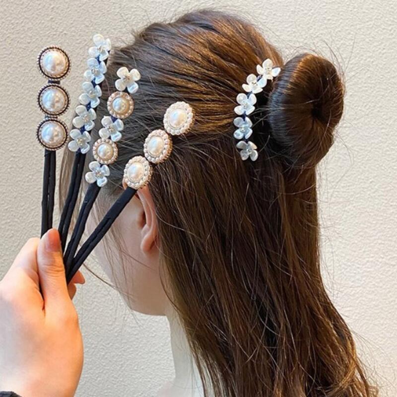 Pearl hair tie, flower-patterned hair updo, guest hanbok