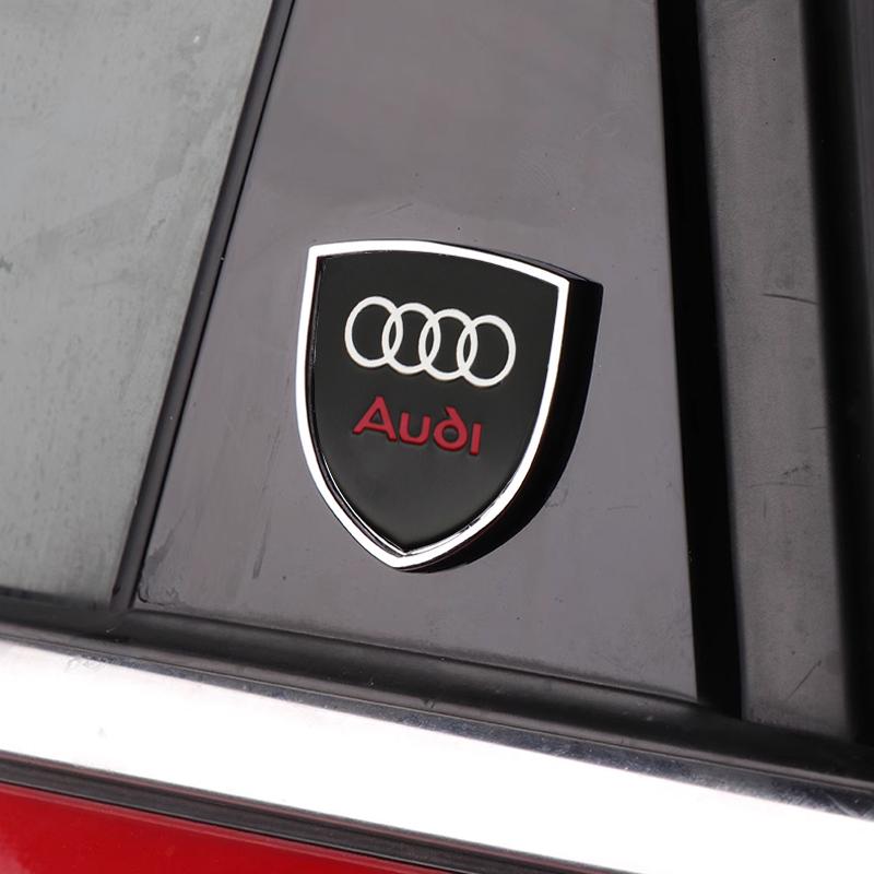 1/2 stk Metall Bil Skjold Logo Side Karosseri Bakluke Klistremerke For Audi A1 A3 A4 A5 A6 B5 B6 B7 B8 C5 C6 C7 A7 A8 Q3 Q5 Q7 TT 8V Dekal