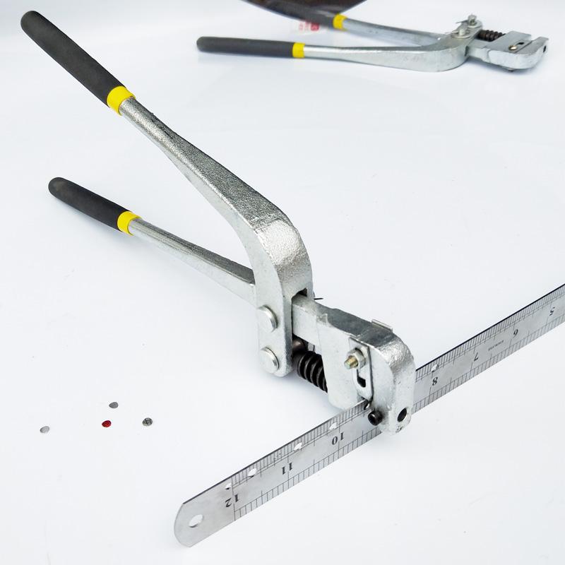 Manual Sheet Metal Round Hole Punch Tool for Advertising, Aluminum Edge, and Stainless Steel.