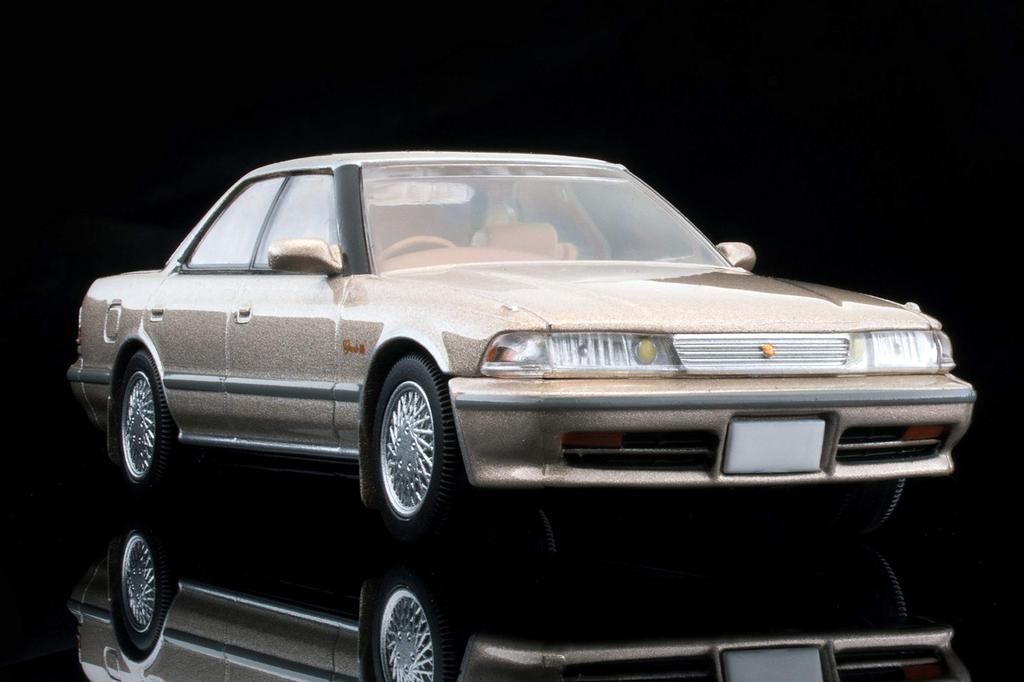 Tomica Limited Vintage Neo Scale Toyota Mark II Grande G Beige 1990 Model 1/64 LV-N179c 3.0 (Finished Model)