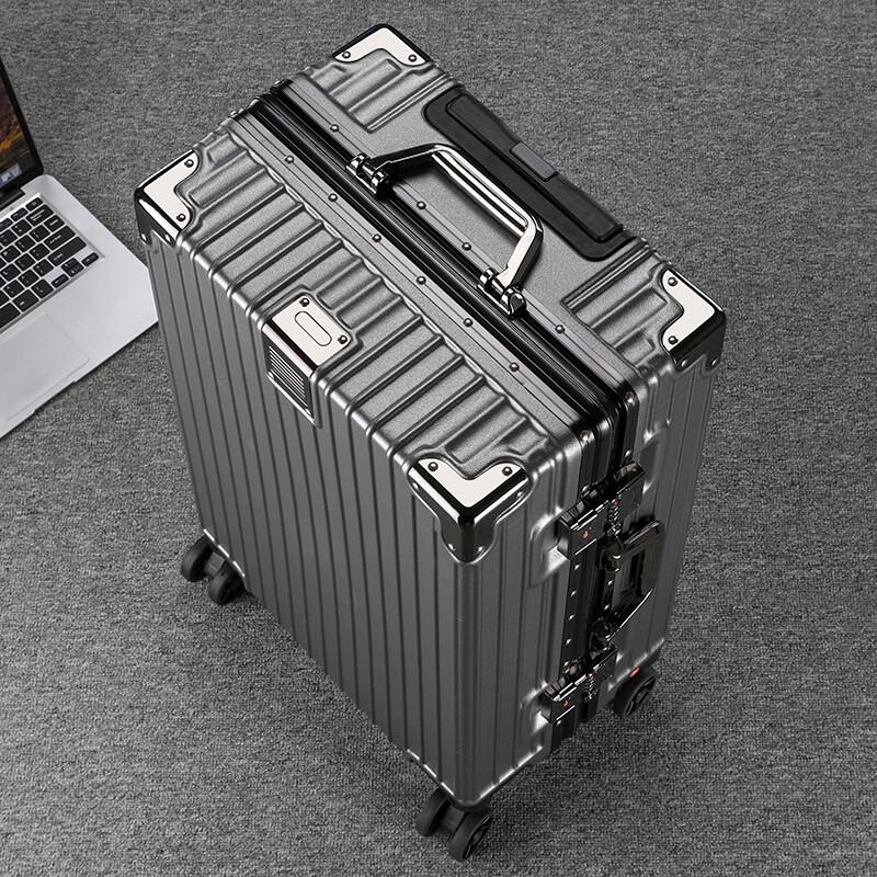 Твердый спиннерный чемодан Li Shen