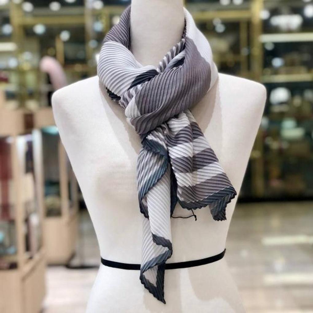 MJ Arnaldobasini Karina Pleated Scarf ABSSW-21612