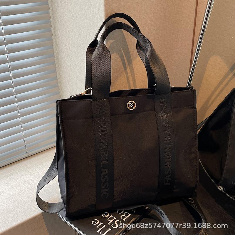 Large Capacity Simple Casual Handbag Women's Bag 2025 New Fashionable Lightweight Canvas Tote Bag Shoulder Crossbody Bag