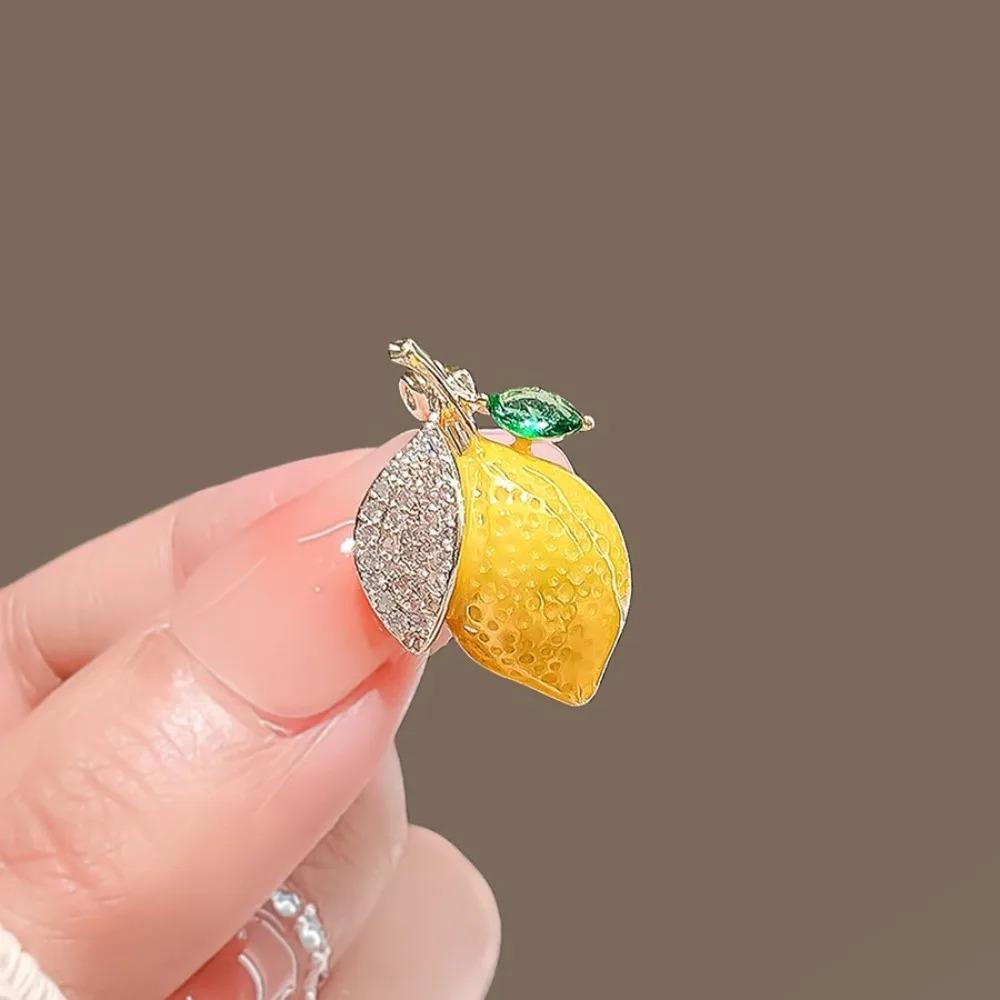 Exquisite Cute Micro-inlay Zircon Yellow Drip Glaze Lemon Brooches for Women Fruit Pin Buckle Fix The Neckline Cuff-link Jewelry
