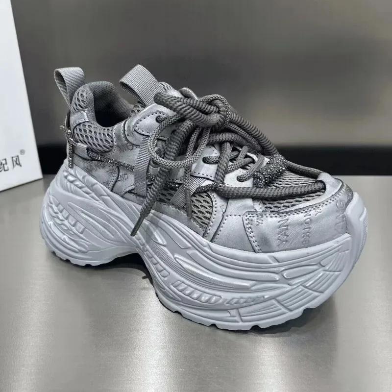 

Женская вулканизированная обувь 2025 Новые уличные дышащие женские кроссовки Легкие дышащие на шнуровке Платформа Женские повседневные кроссовки 34