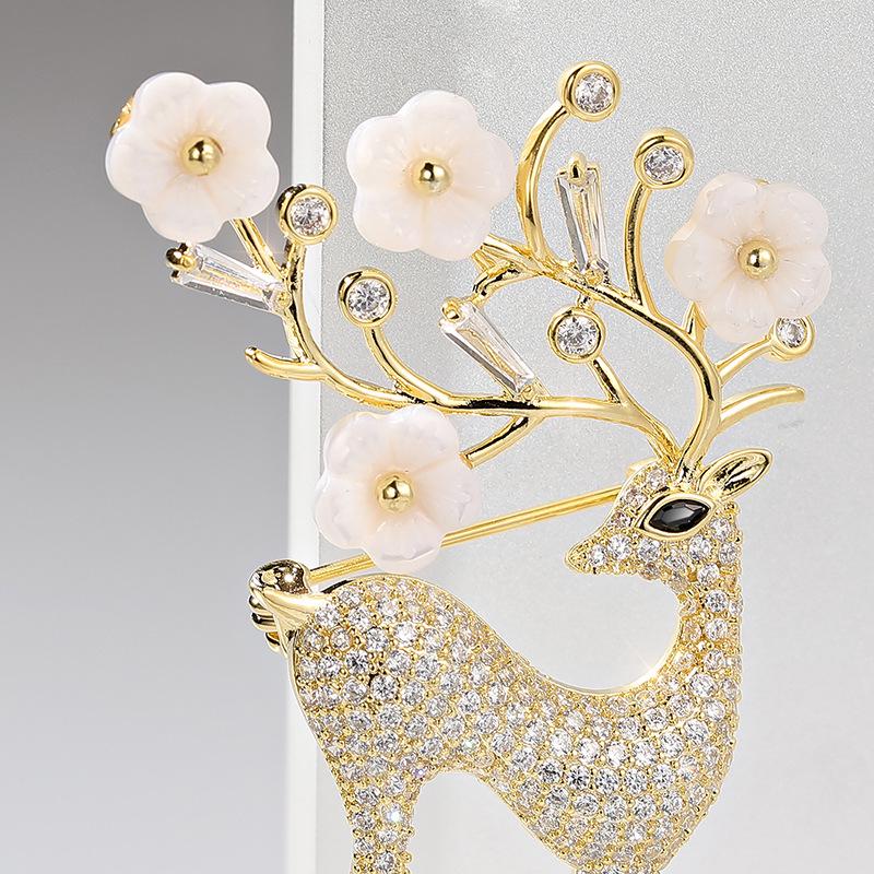 Bo Xin Yun High-Grade Elk Brooch: 'A Deer Has You' Animal Protection Pin & Clothing Accessory