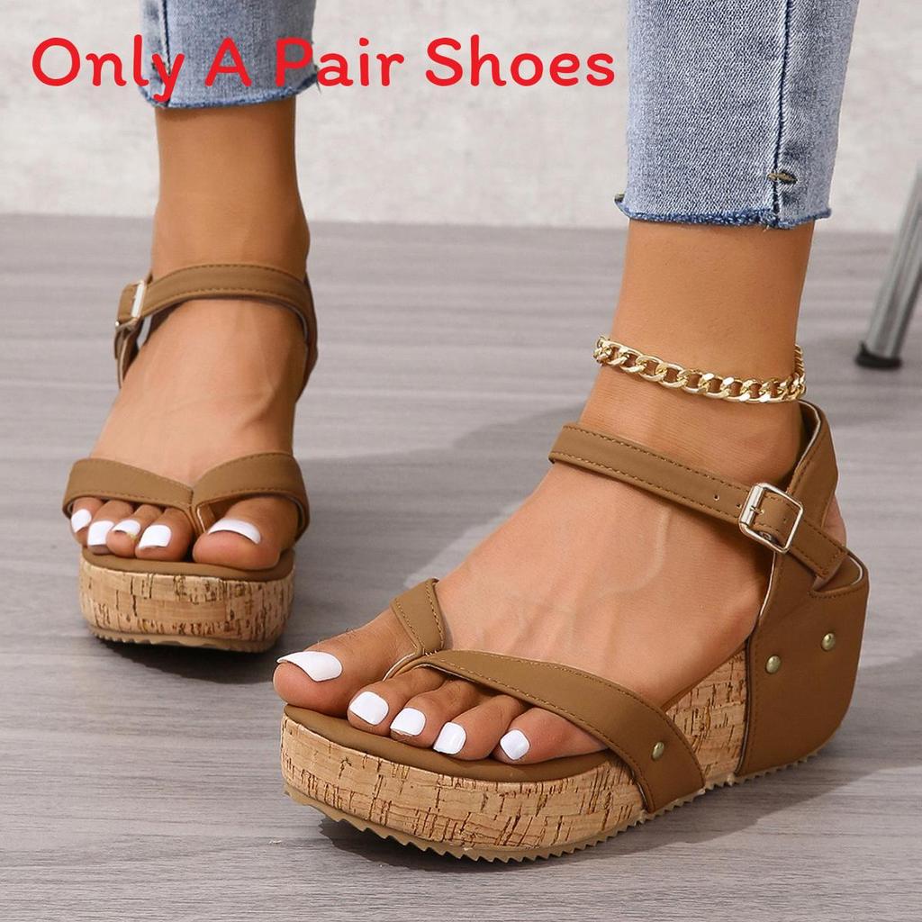 Summer Womens Roman Sandals With Thick Sole And Metal Studs For Casual Wear