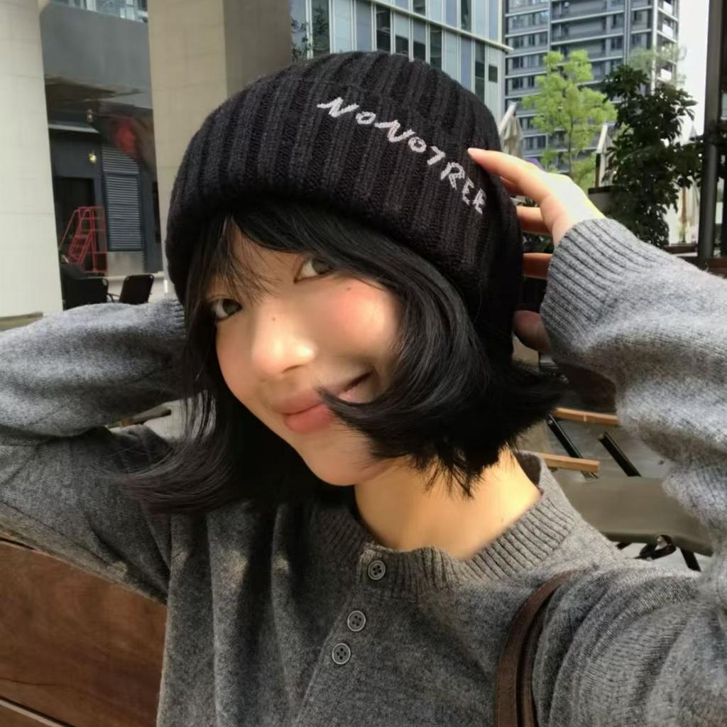 Letter solid color wool hat men's and women's autumn and winter street fashionable cold hat warm knitted hat showing face small headhat