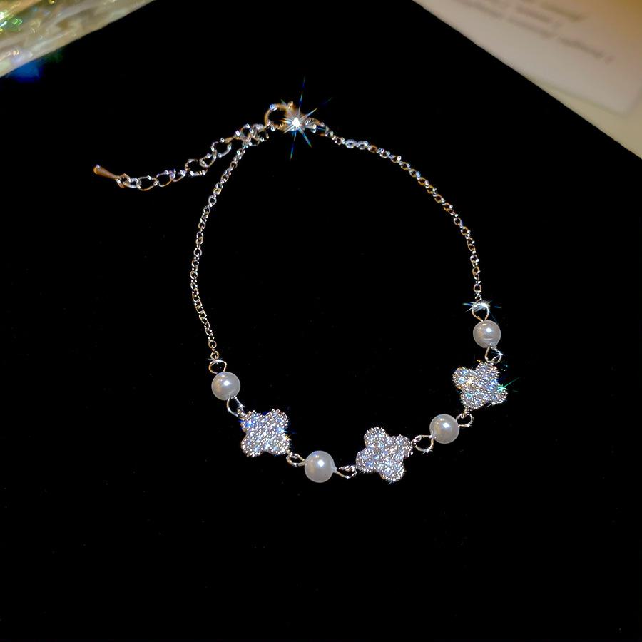 

18K Gold Plated Retro Zircon Flower Adjustable Bracelet - French Elegant Light Luxury Jewelry for Women