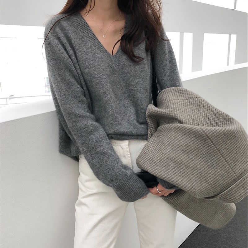 2025 autumn and winter new Korean version of thin casual style women's V-neck simple sweater loose and lazy knitted bottoming shirt women