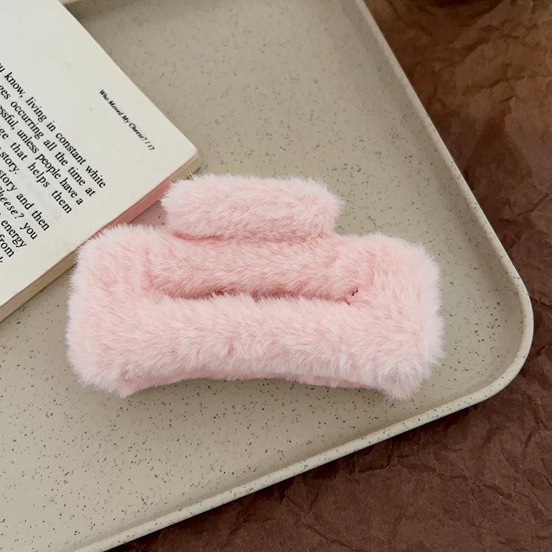 2024 Herbst/Winter Felliger Quadratischer Krallenclip: Vielseitiges Süßes Haaraccessoire für Damen-Hochsteckfrisur