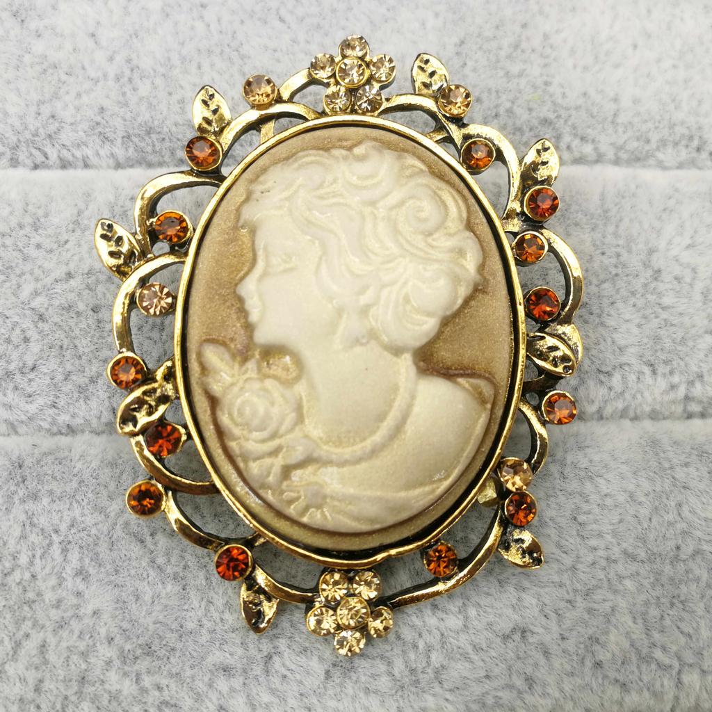 Vintage Victorian Cameo Elegant Queen Head Portrait Brooch For Women Antique Wedding Bridal Bouquet Clothing Jewelry Gifts
