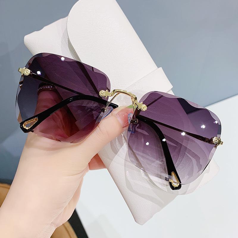 

Chunky Rimless Square Sunglasses Women Female Gradient Tint Lens UV Protection Fashion Shades for Beach Street Style Party KJ132