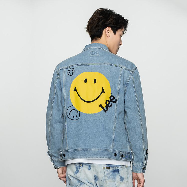 Lee X Smiley® Collaboration SS22 Back Smiley Logo Printed Denim Jacket Men Jackets Light-Blue LMT0015633HH00FA00500
