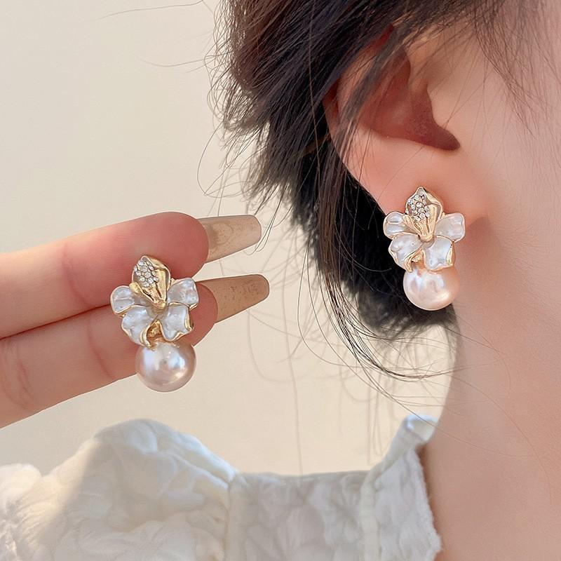 925 Silver Needle Korean Fashion Crystal Flower Earrings For Women Jewelry Trending Luxury Women's French Pearl Earrings