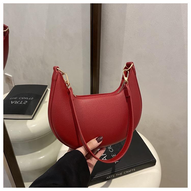 Women's Spring 2025 Crescent Underarm Bag: Stylish, Simple, and Unique Shoulder Bag for Commuting