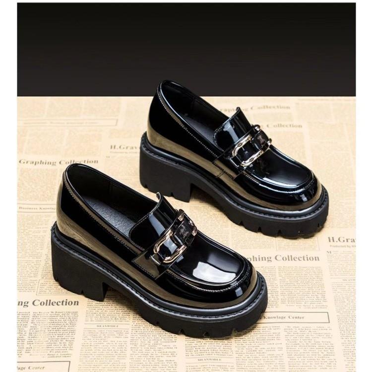 Mocassins à semelle épaisse pour femme Mode Printemps Automne Talons Hauts Chaussures Simples Décoratives en Métal