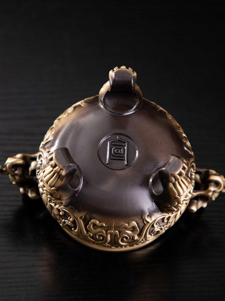Animal Ear Brass Incense Burner - Antique Style for Coil and Stick Incense, Zen-Inspired Design for Home and Indoor Use.