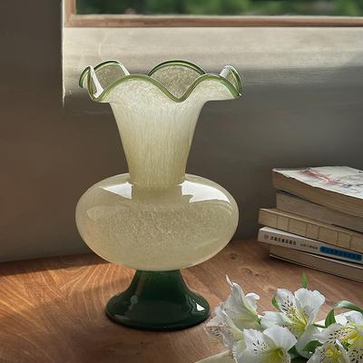 Grüne Fenton Glasvase mittelalterliche französische Wellenspitze Retro literarische und künstlerische Blumendekoration Wohnzimmer Dekoration Ornament