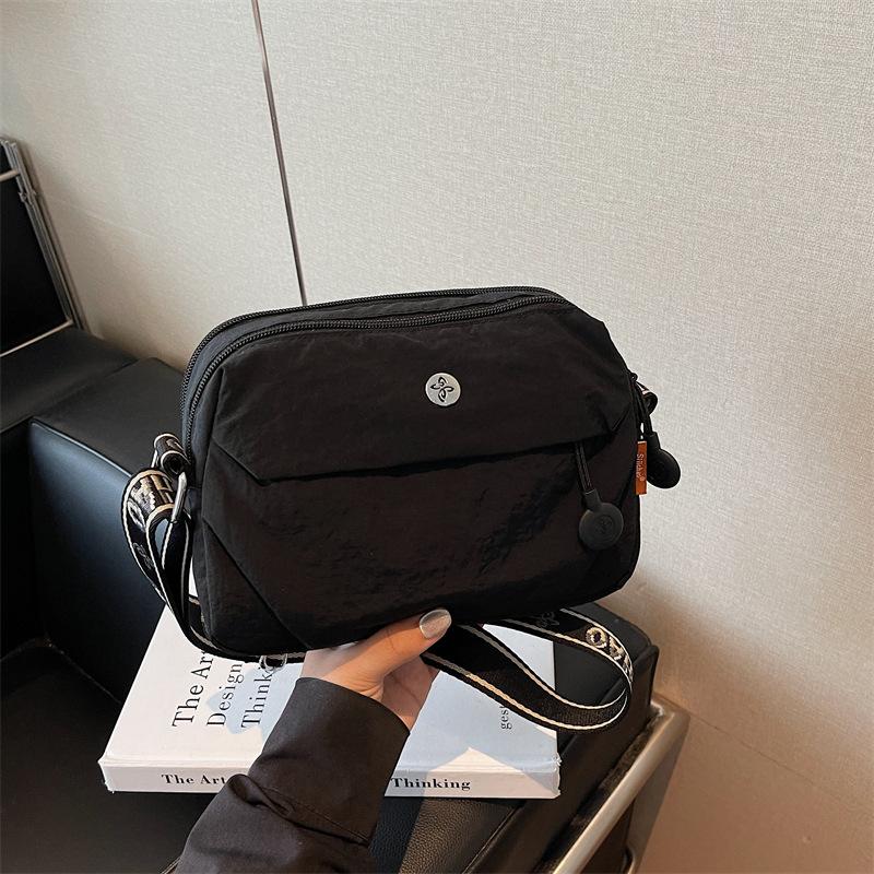 

Lazy Wind New Simple Commuter Bag Light Versatile Large Capacity Crossbody Bag Shoulder Bag Solid Color Mobile Phone Bag чёрный