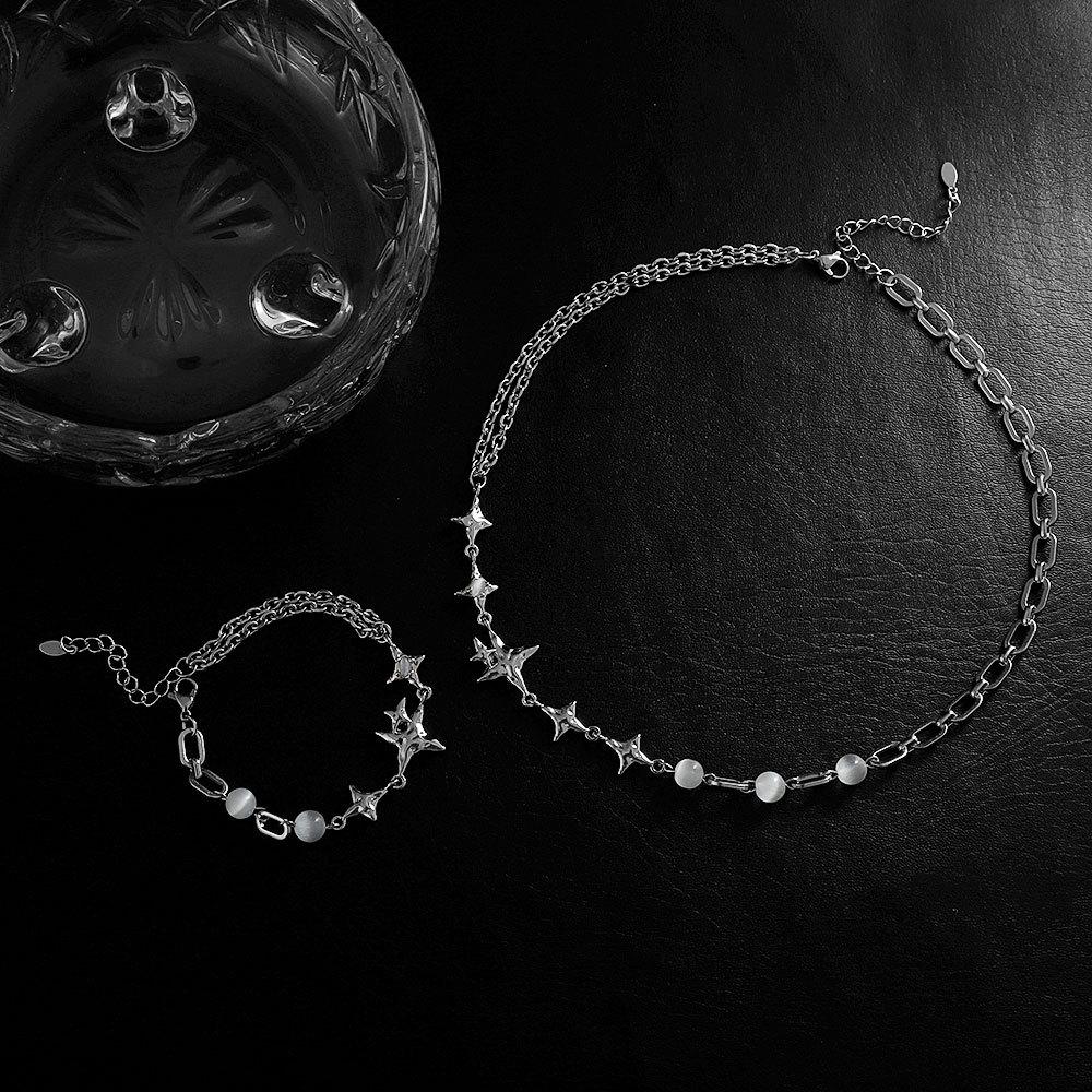 Star Necklace: Titanium Steel Four-Pointed Star Choker - Trendy, Cool, Spicy Girl Hip Hop Disco Accessory