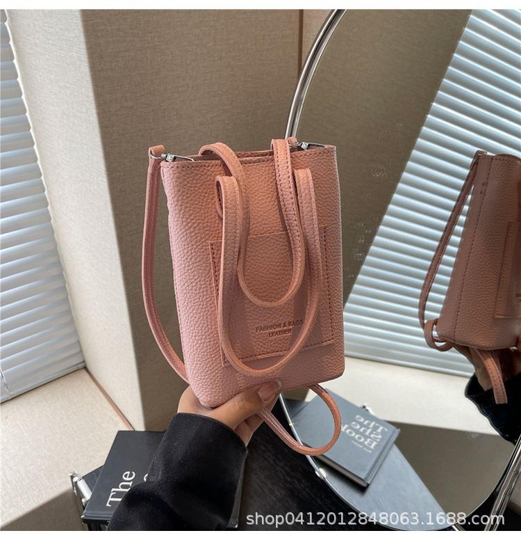 

Нишевый дизайн сумка для мобильного телефона корейская версия ins для поездок на работу сумка-мессенджер маленькая сумка женская 2025 новая модная взрывная сумка на плечо