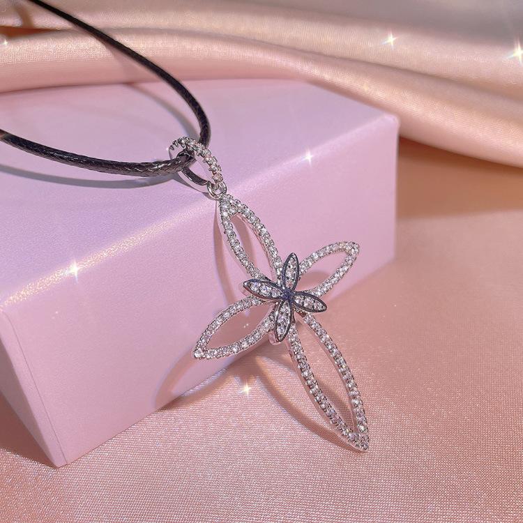 Simple Classic Cross Pendant Necklace Unisex Color Retention Electroplated Copper Micro-Inlaid Zircon Necklace