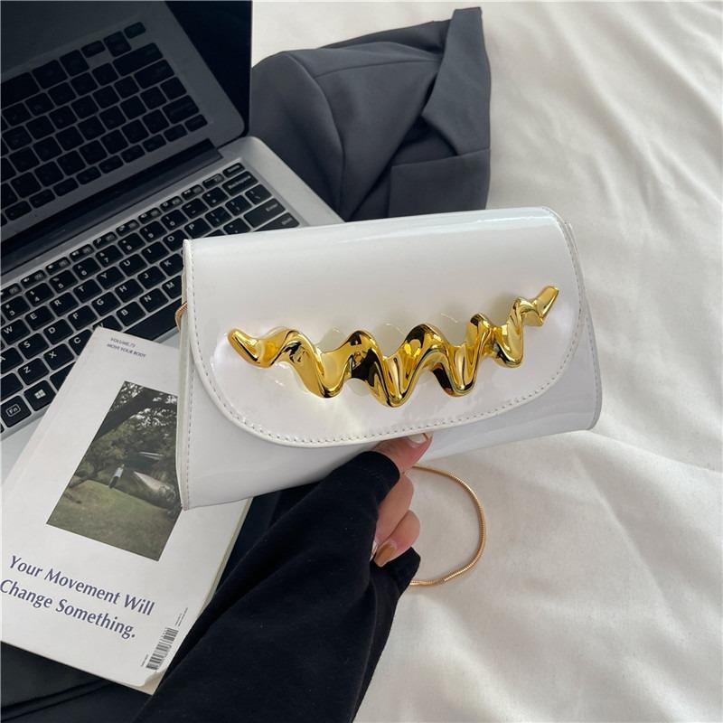 New Women's Personalized  Fashionable  Flap Ladies Chain Crossbody Bags Versatile Commuter Shoulder Bags Leather Handbag Wallet