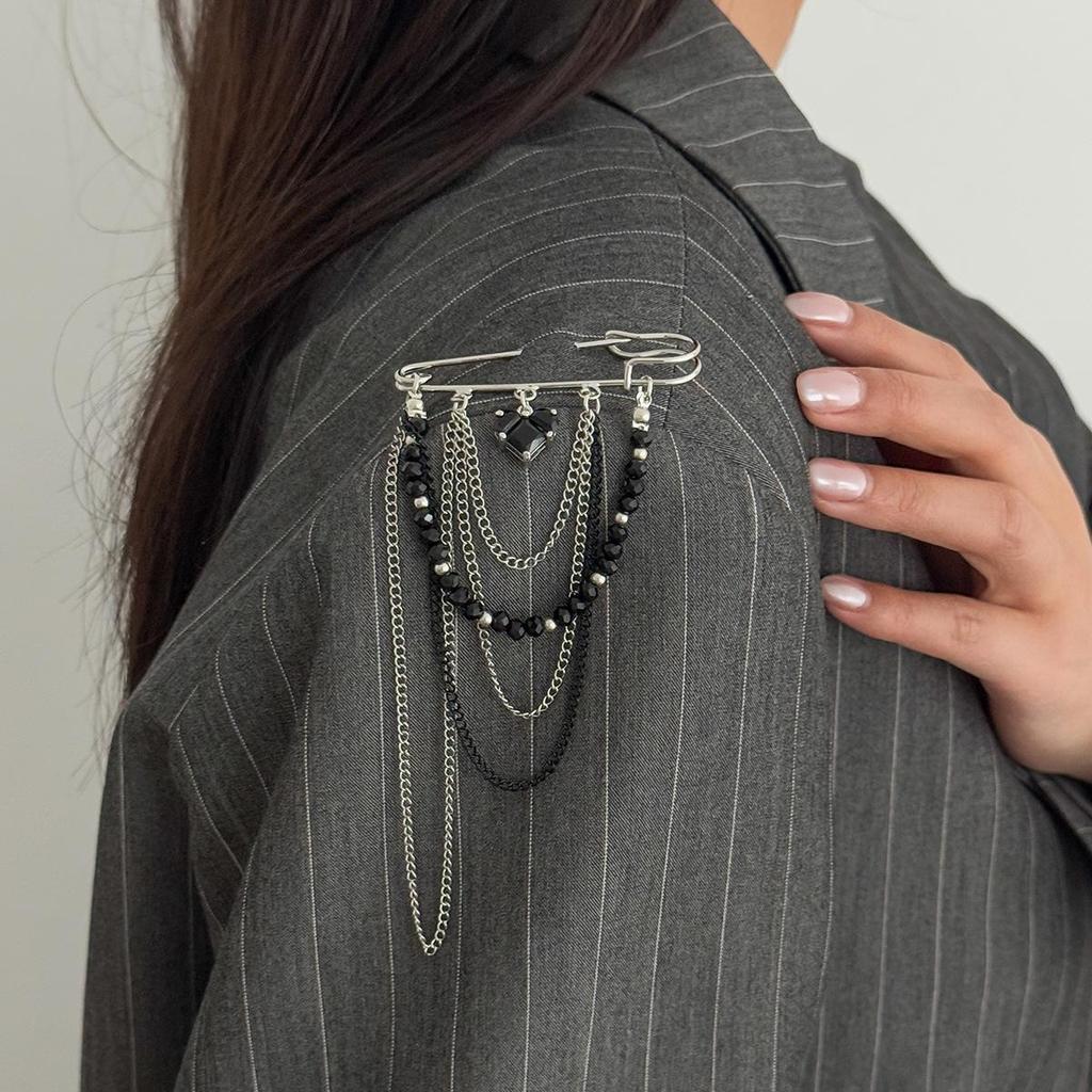 Exaggerated Personality Heart Multiple Chain Tassel Brooches for Women Fashion Imitation Pearl Brooch Suit Pants Bag Decoration