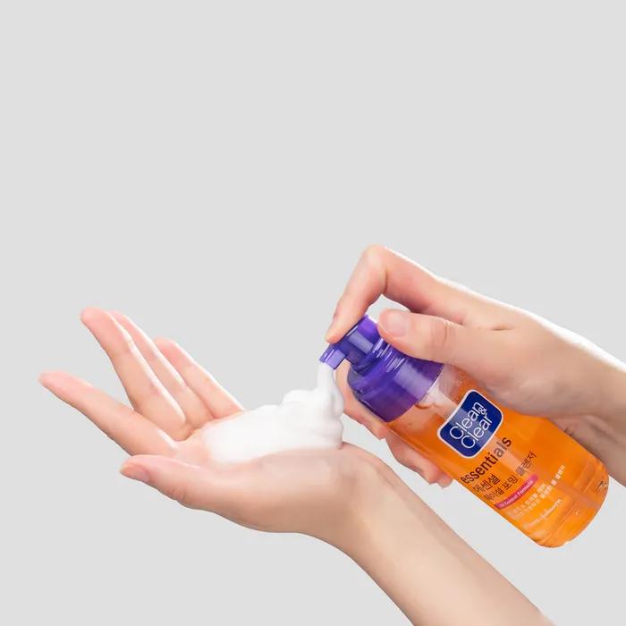 Clean & Clear Essential Facial Foaming Cleanser 150ml X2